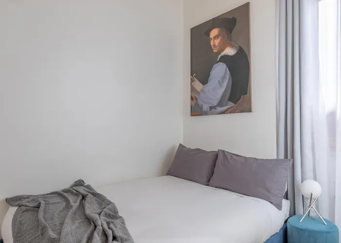 Iflat Navona White And Stylish Apartment
