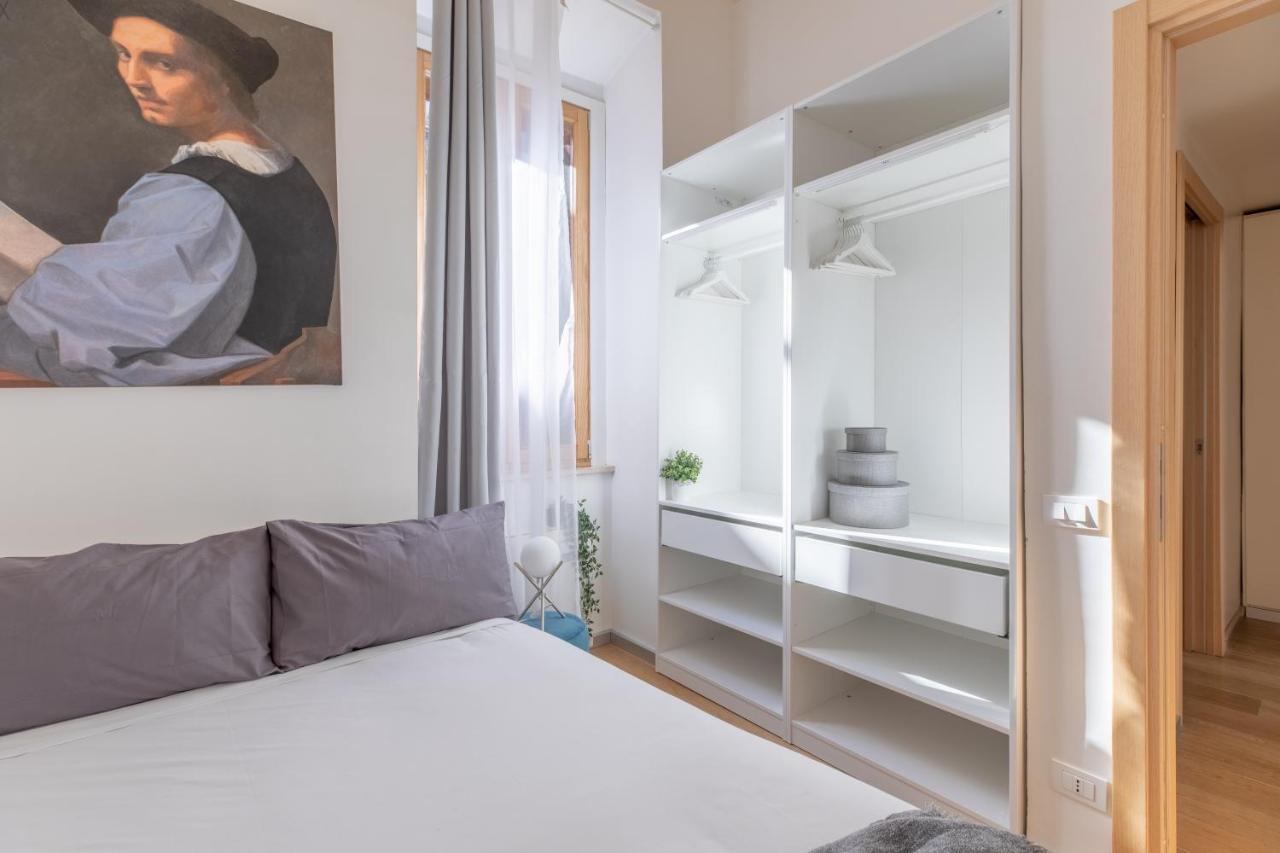 Iflat Navona White And Stylish Apartment